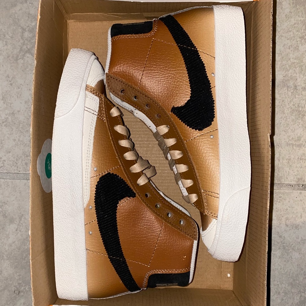 Women’s Nike Blazer Mid ‘77 Vintage Brown Ale